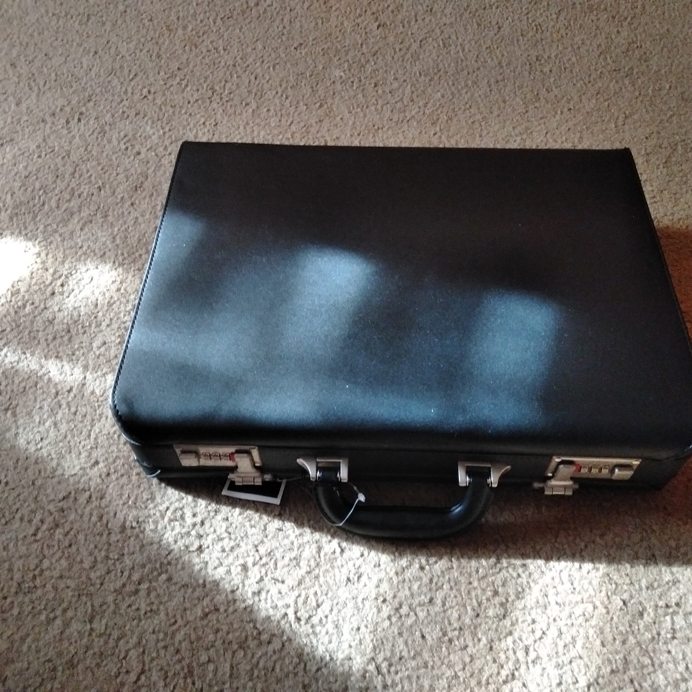 Classic briefcase
